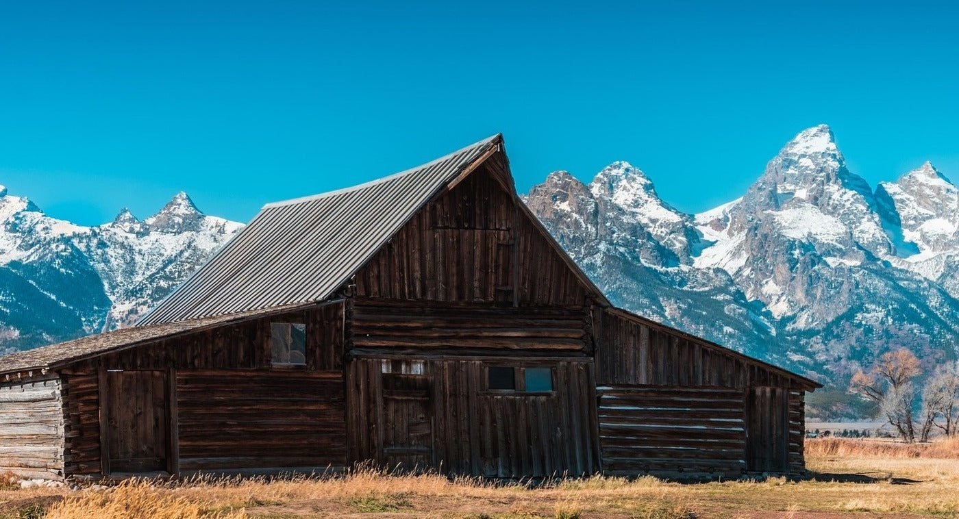 6 Steps to build a Solar Powered Off Grid Cabin